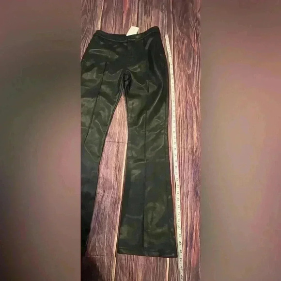 NEW LINE AND DOT reina vegan leather pant in black medium - Picture 5 of 10